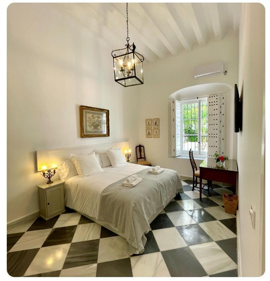 Gatu Premium Apartamento Palacio Oneto Con Jardin Privado " Preferente Mayores De 25 Anos Y Familias " 엘푸에르토데산타마리아 외부 사진