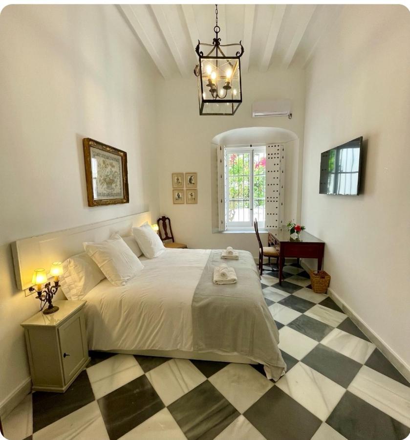 Gatu Premium Apartamento Palacio Oneto Con Jardin Privado " Preferente Mayores De 25 Anos Y Familias " 엘푸에르토데산타마리아 외부 사진